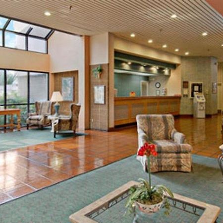 Ramada Columbia/Fort Jackson Area インテリア 写真